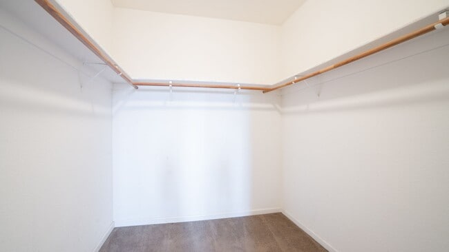 Building Photo - MODERN AND CONVENIENT 3 BR/2.5 BA LIVING I...