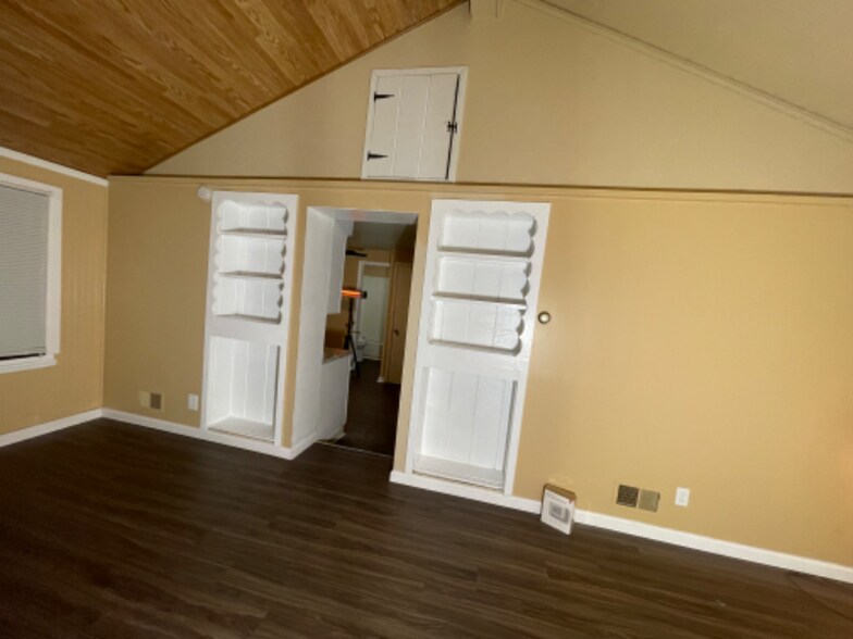 Building Photo - 422 Mitchell Ave