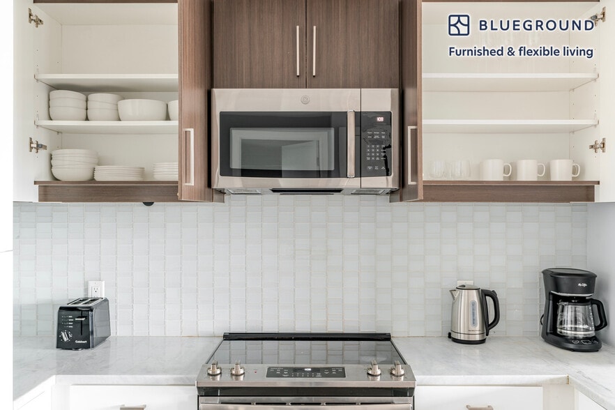 Building Photo - 4850 Rugby Ave