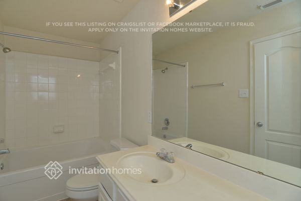 Building Photo - 3515 Avalon Castle Dr