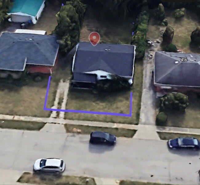 Building Photo - 3 Bedroom!