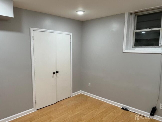 Building Photo - 158 Terrace Ave