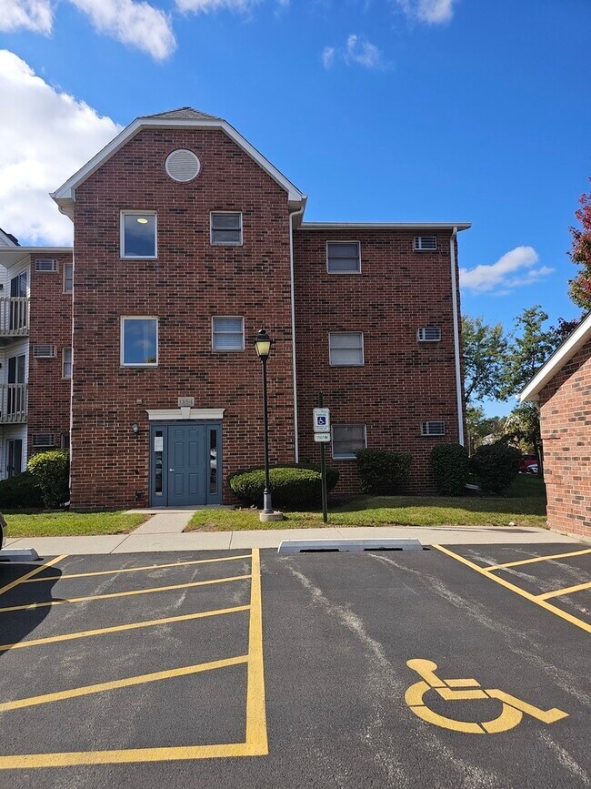 Primary Photo - 1354 Cunat Ct