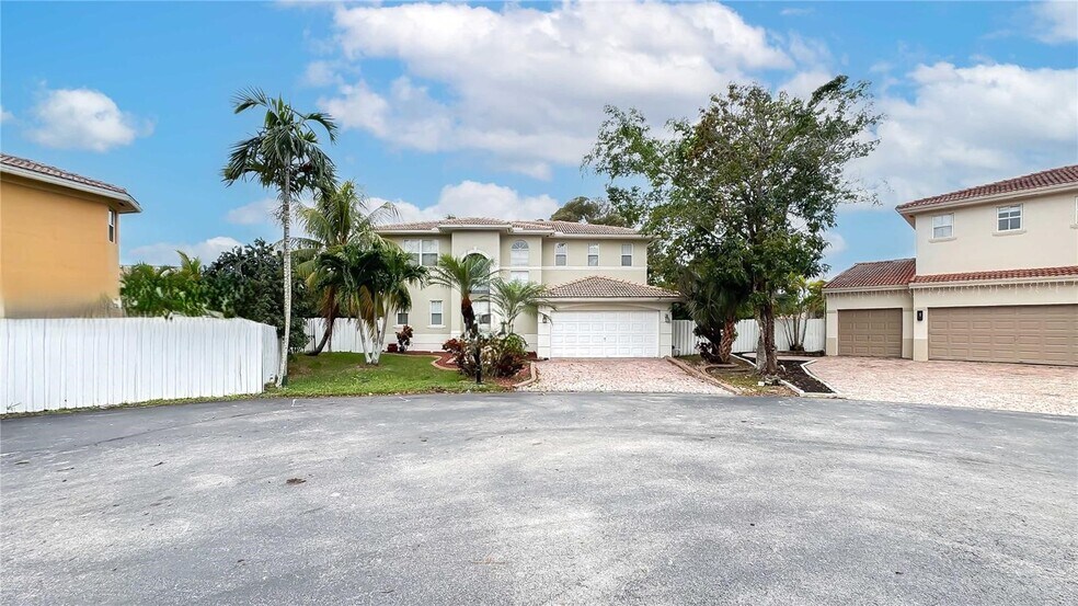 Building Photo - 2398 SW 132nd Ter