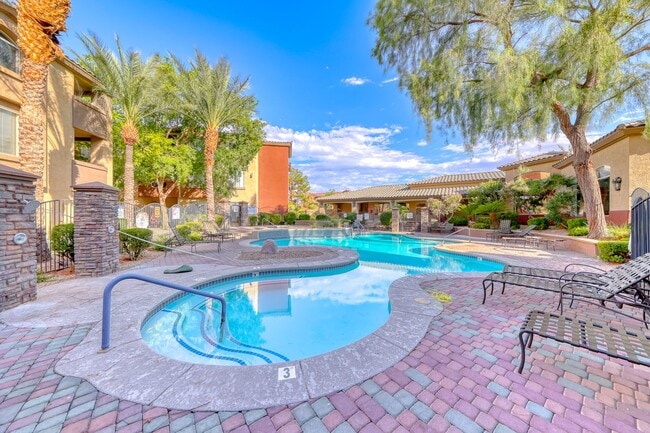 Building Photo - Gated community with pool and spa 2 bed 2 ...