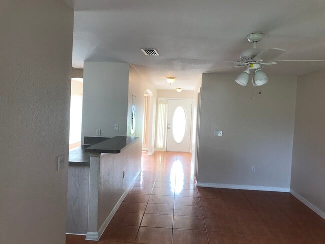 Building Photo - 622 Lemon Ave