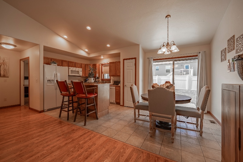 Building Photo - 807 Nebula St