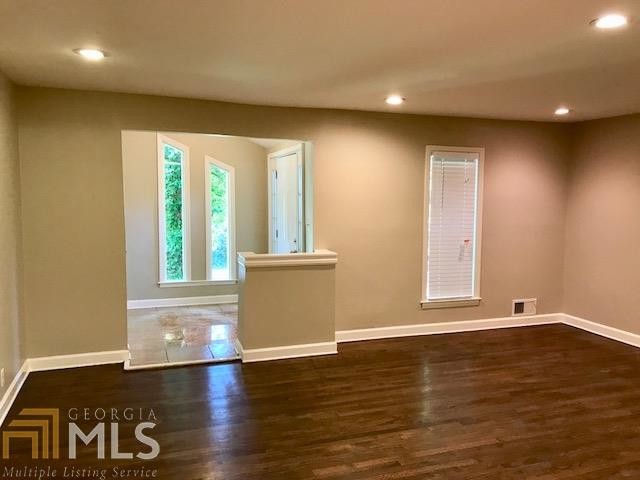 Building Photo - 1960 W Kimberly Rd SW