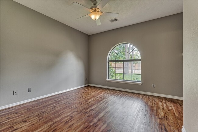 Building Photo - 13707 Fountainview Dr