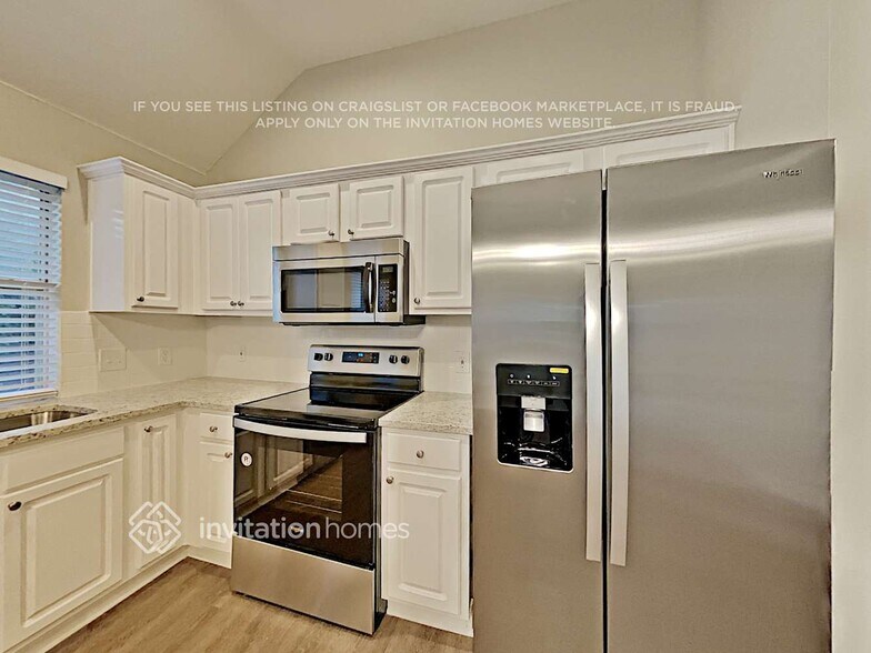 Building Photo - 119 Julian Dr