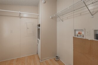 Building Photo - 1323 Avenue E