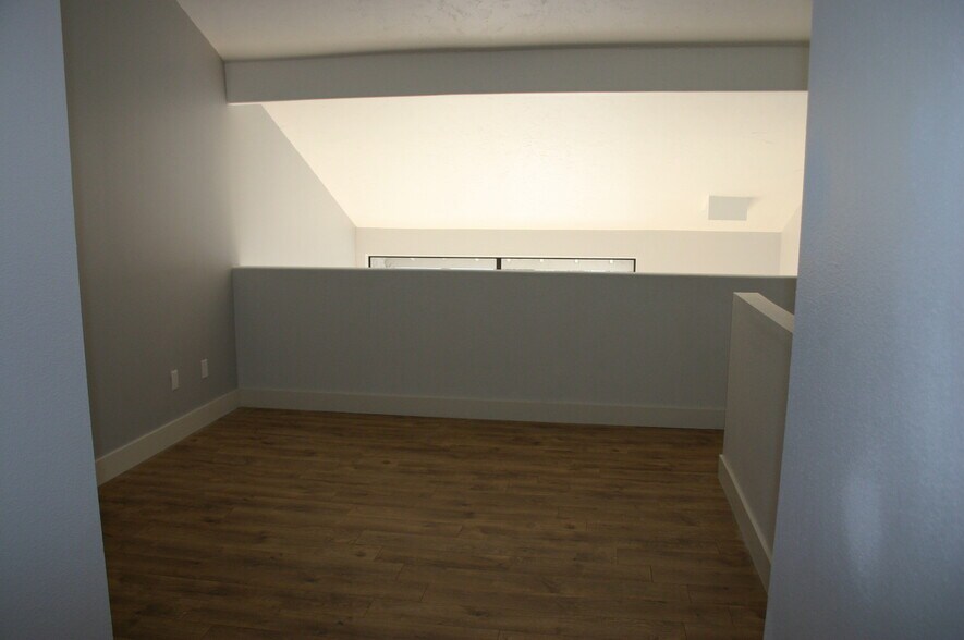 2nd floor, 2 - 247 Oahu Way