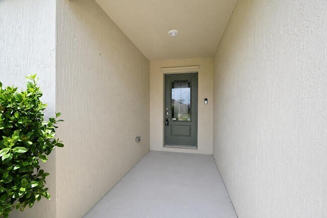 Building Photo - 5318 Imagination Dr