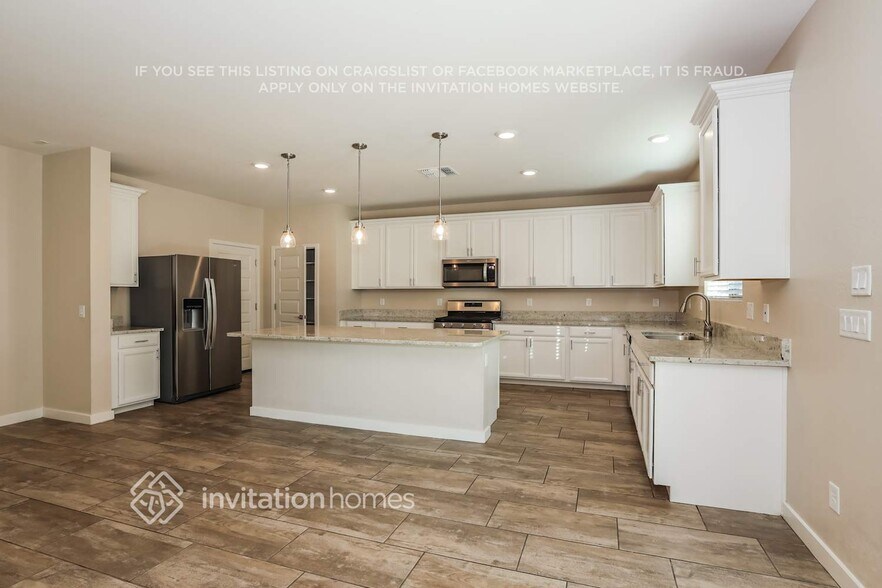 Building Photo - 2351 W Jessica Ln