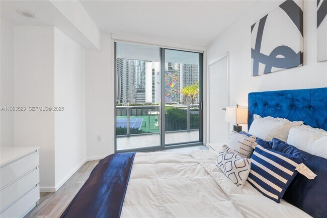 Building Photo - 801 S Miami Ave