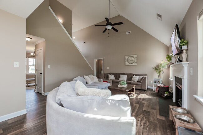 Building Photo - 425 Sea Buoy Ln