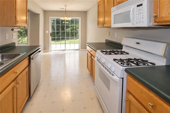 Building Photo - 227 Westwind Dr