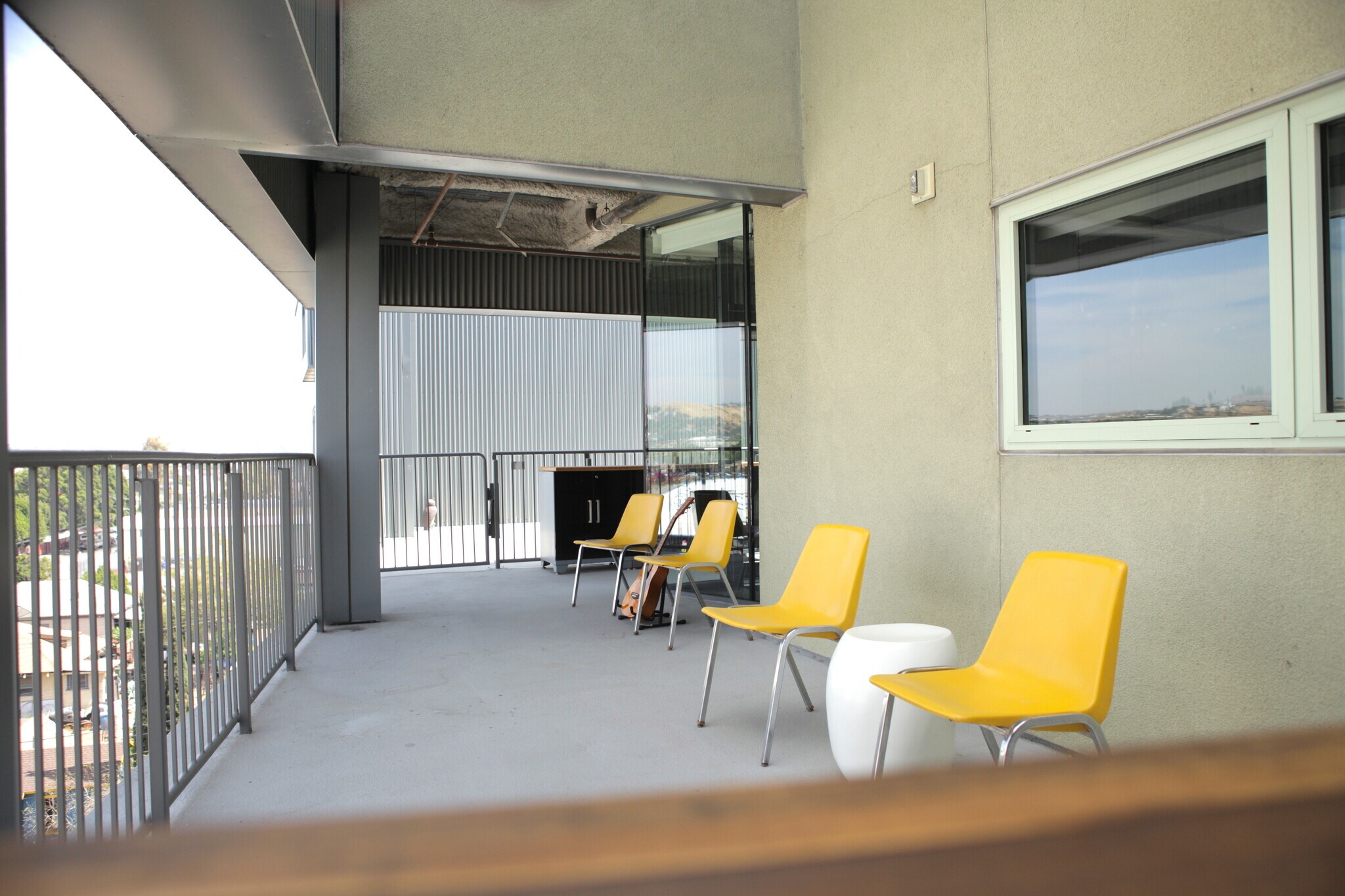 Building Photo - 200 N San Fernando Rd