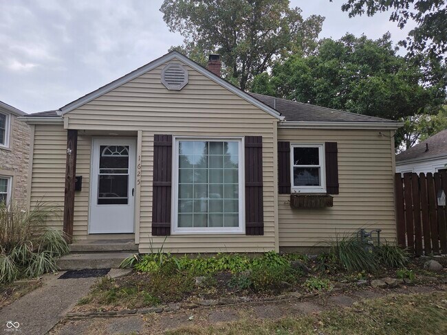 Primary Photo - 1625 Lawton Ave