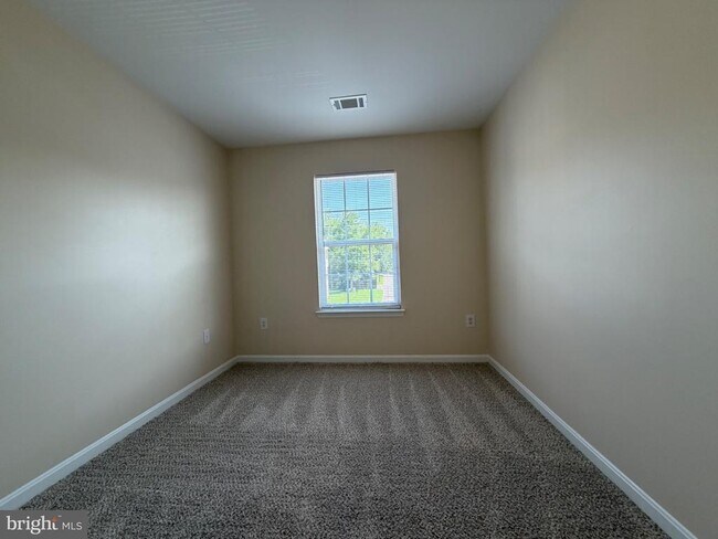 Building Photo - 359 Snyder Ln