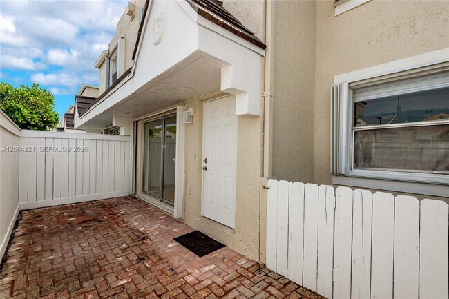 Building Photo - 4520 SW 68th Ct Cir