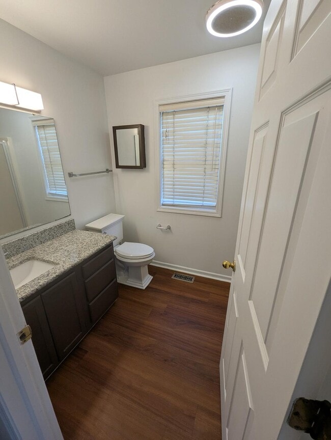 Building Photo - 6645 Queens Park Ave