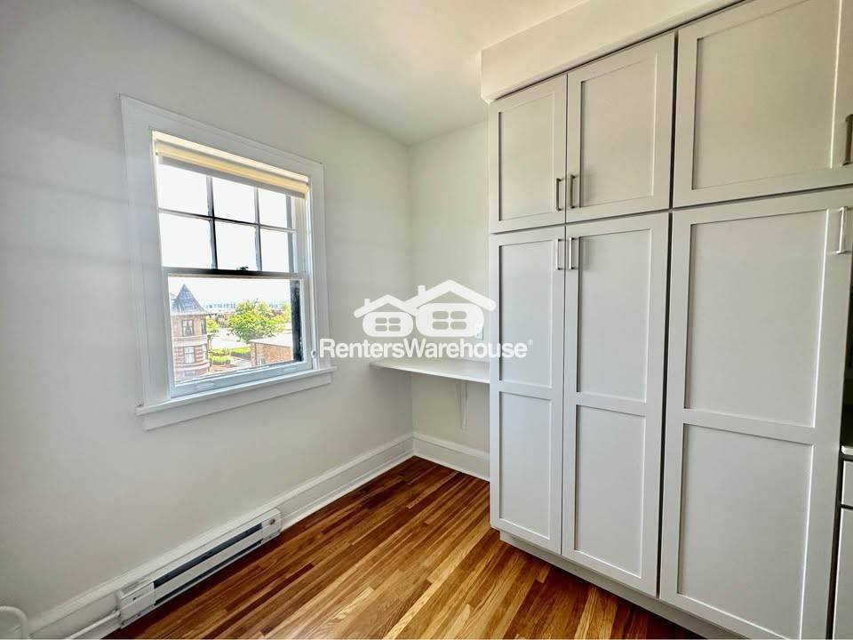 Building Photo - 2305 Grand Ave