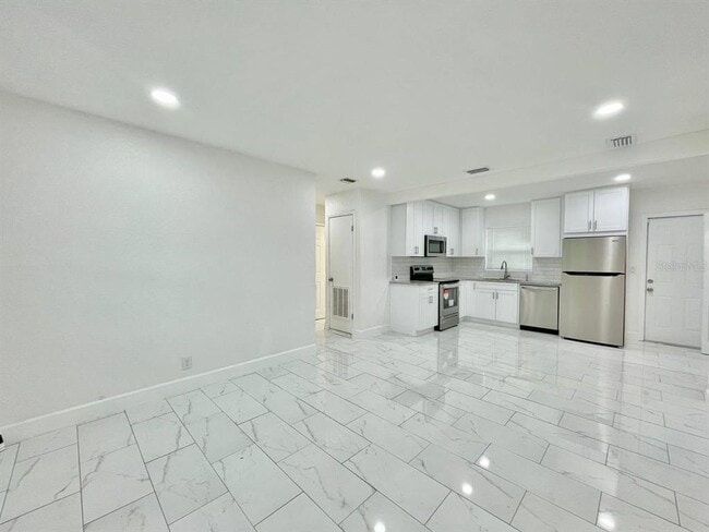 Building Photo - 5019 S 86th St