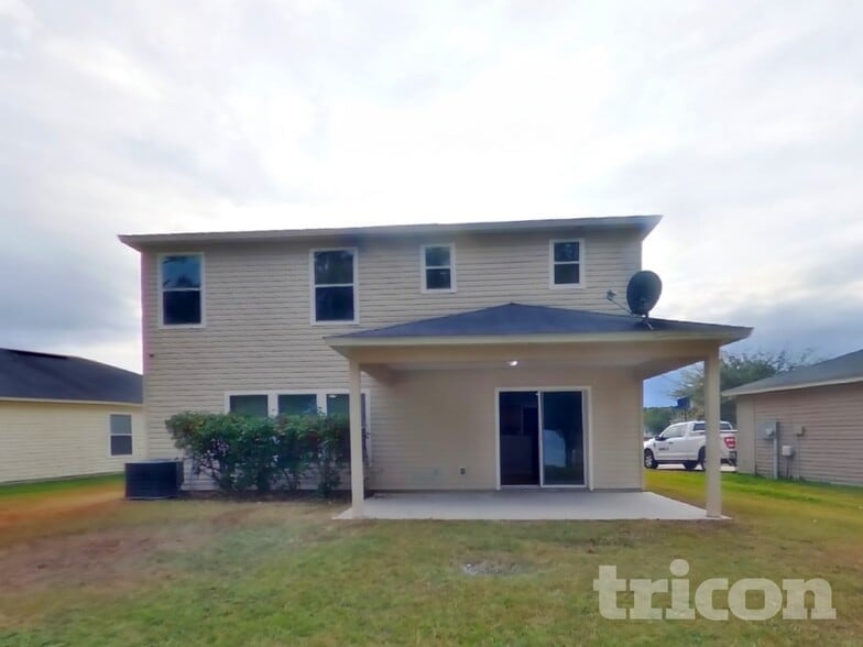 Building Photo - 11982 Alexandra Dr