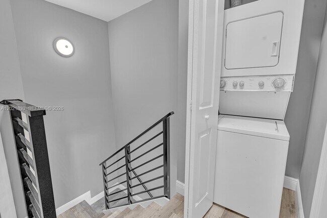 Building Photo - 8911 NW 28th Dr