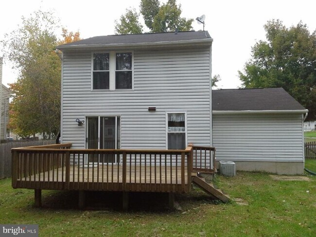 Building Photo - 19419 Kildonan Dr