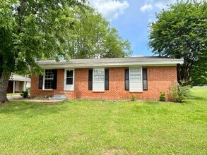 Building Photo - NEWLY RENOVATED - THREE BED/TWO BATH RANCH...