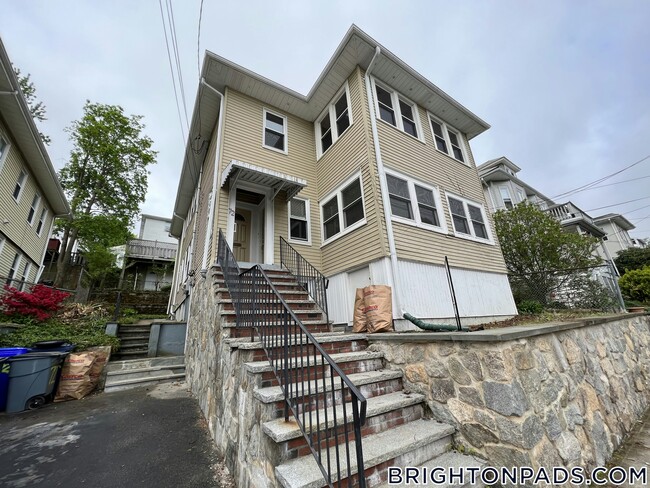 Building Photo - 72 Nonantum St