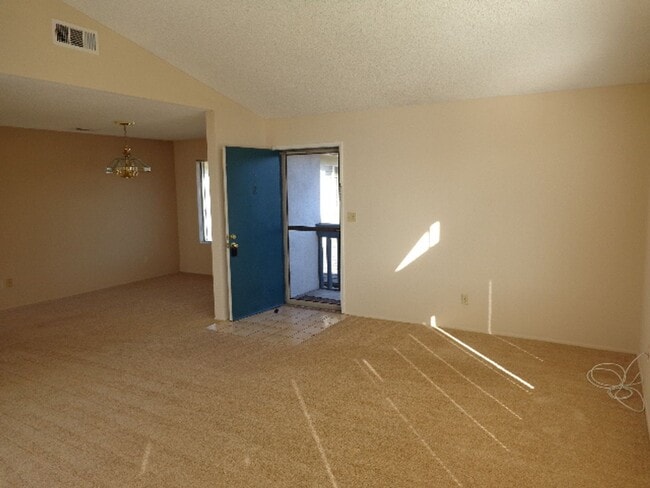 Building Photo - m390 - Lindboe