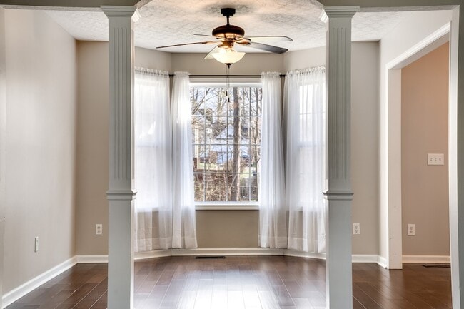 Building Photo - 104 Sundance Way