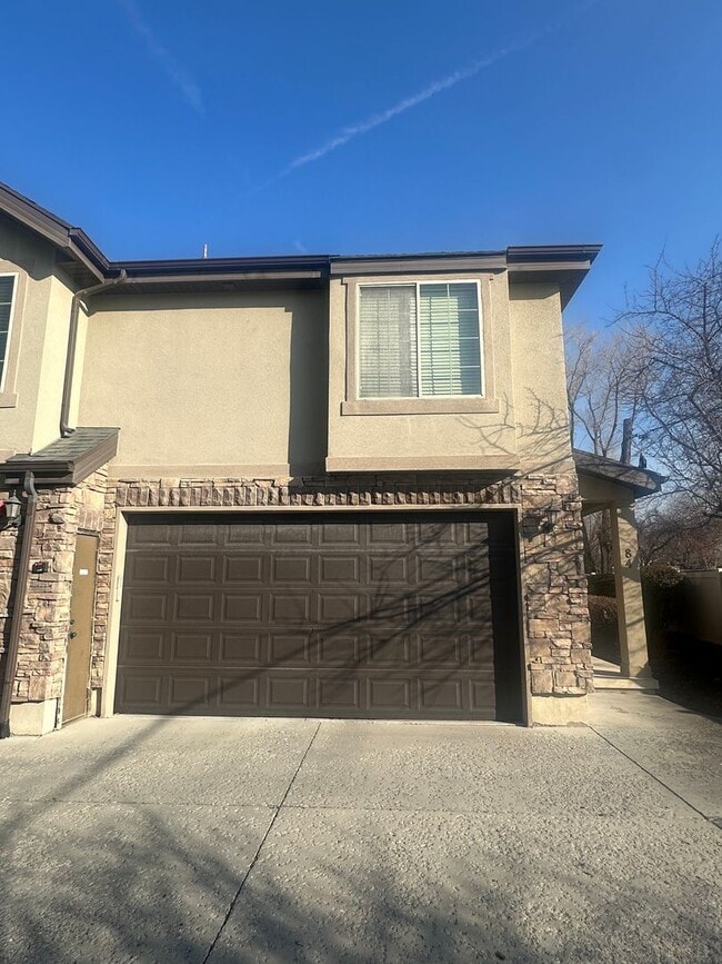 Building Photo - BEAUIFUL HOME!!!