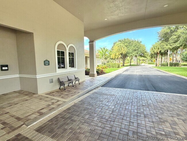 Building Photo - 8000 Carnoustie Pl