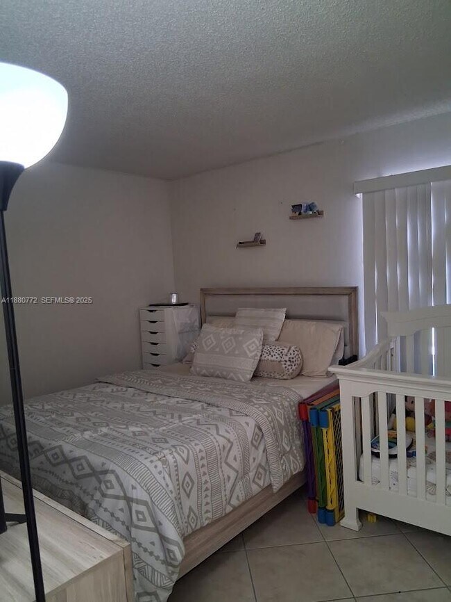 Building Photo - 1100 SW 128th Terrace