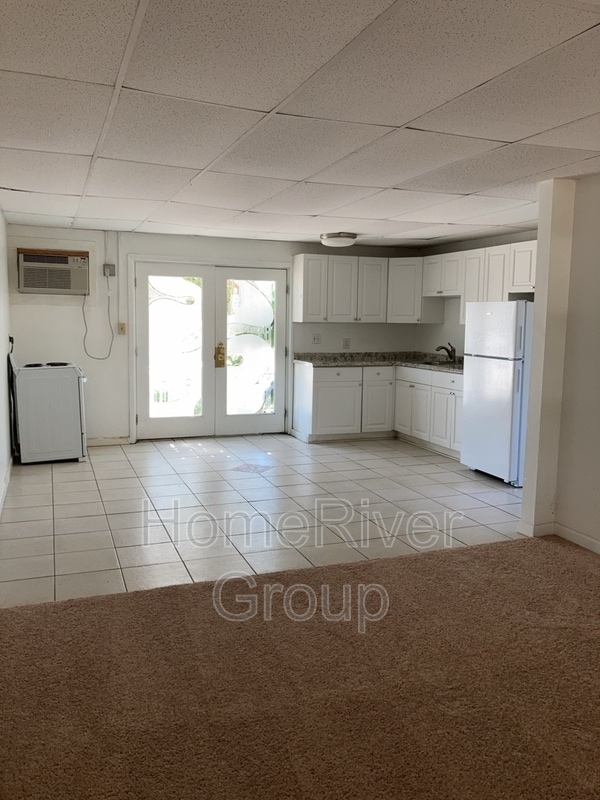 Building Photo - 3929 S Shade Ave