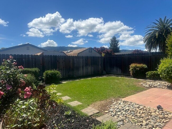 Building Photo - 55-1309