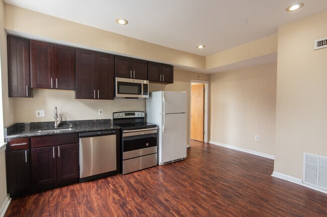 Building Photo - 2332 Frankford Ave