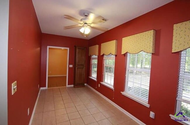 Building Photo - 104 Village Walk