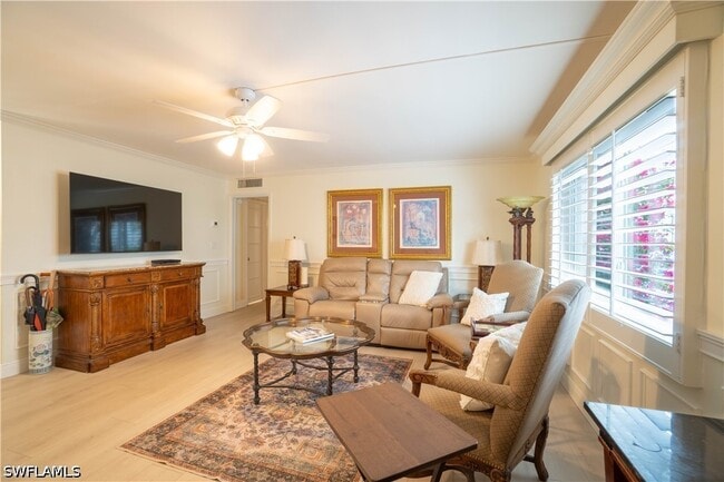 Building Photo - 388 4th Ave S