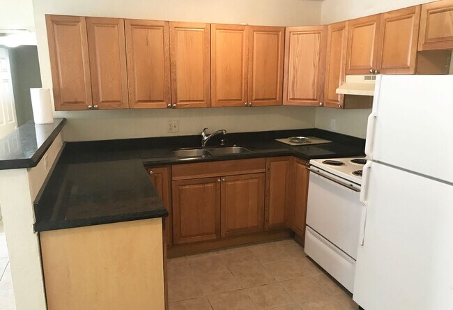 Building Photo - 2-1 Apartment with Central Air