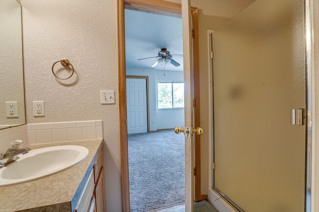 Building Photo - Spacious 3 Bed, 3 1/2 Bath Townhome in Northwest Fort Collins!