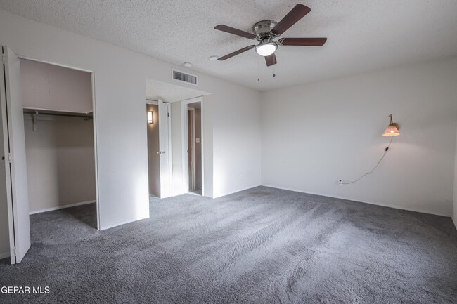 Building Photo - 11617 Soberana Ln