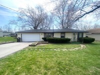 Building Photo - 3 Bedroom, 1 Bath Home in Peoria!