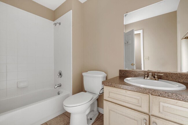 Building Photo - 848 Eagle View Dr