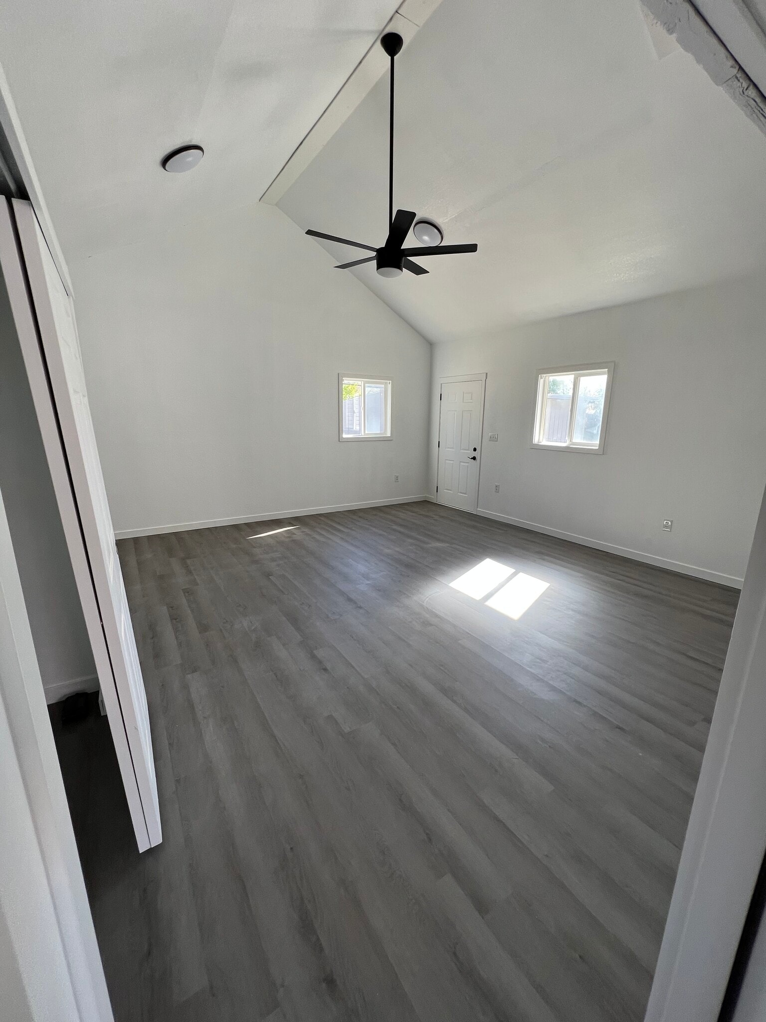 Building Photo - 614 N 550 E