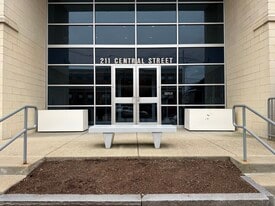 Building Photo - 211 Central St